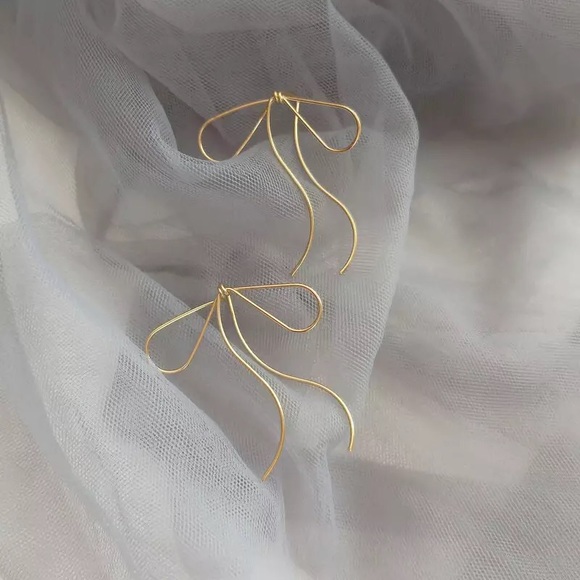 “Paris” Minimalist Thin Bow Dainty Knot Cute Birthday/Gift/Babyshower Earrings - Picture 11 of 12